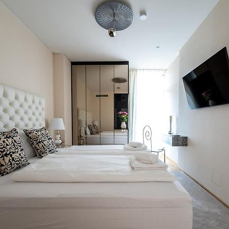 Exclusive 2Br Skyline Penthouse By Hm Apartment Wina Bagian luar foto