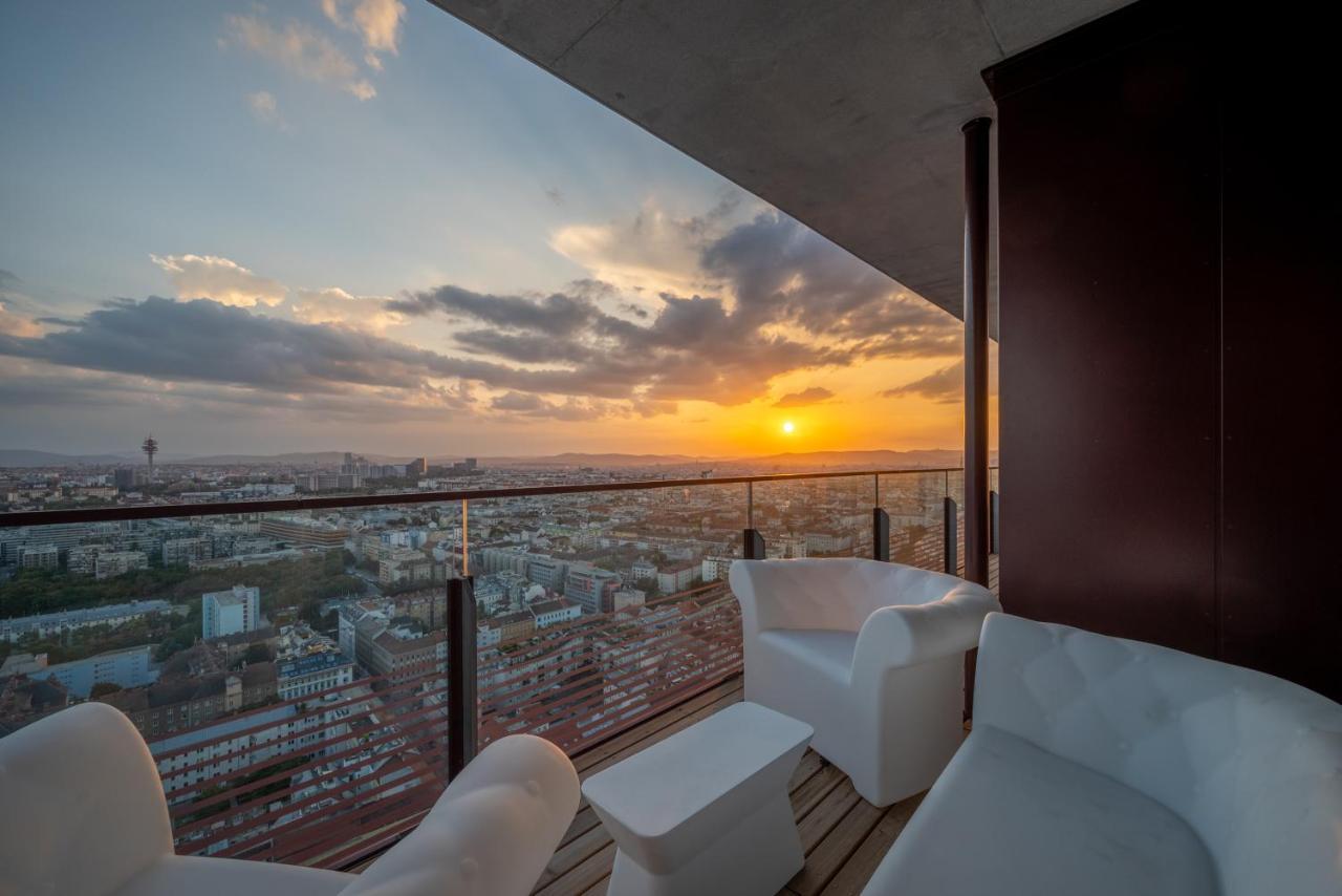 Exclusive 2Br Skyline Penthouse By Hm Apartment Wina Bagian luar foto