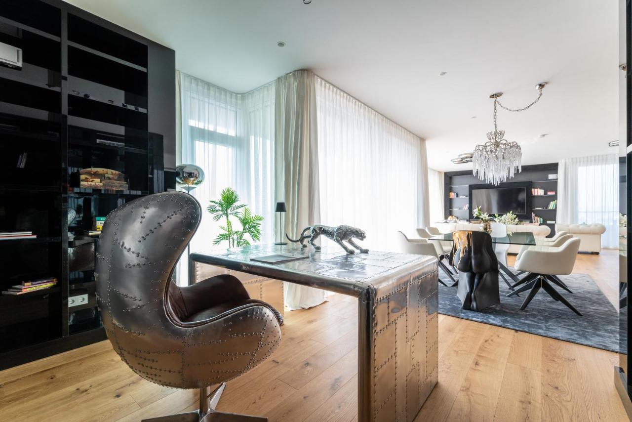Exclusive 2Br Skyline Penthouse By Hm Apartment Wina Bagian luar foto