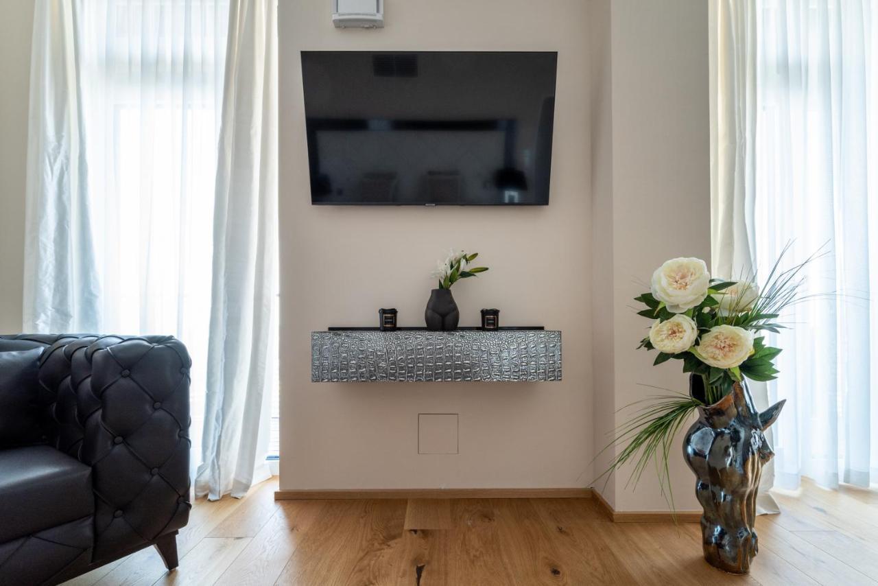 Exclusive 2Br Skyline Penthouse By Hm Apartment Wina Bagian luar foto