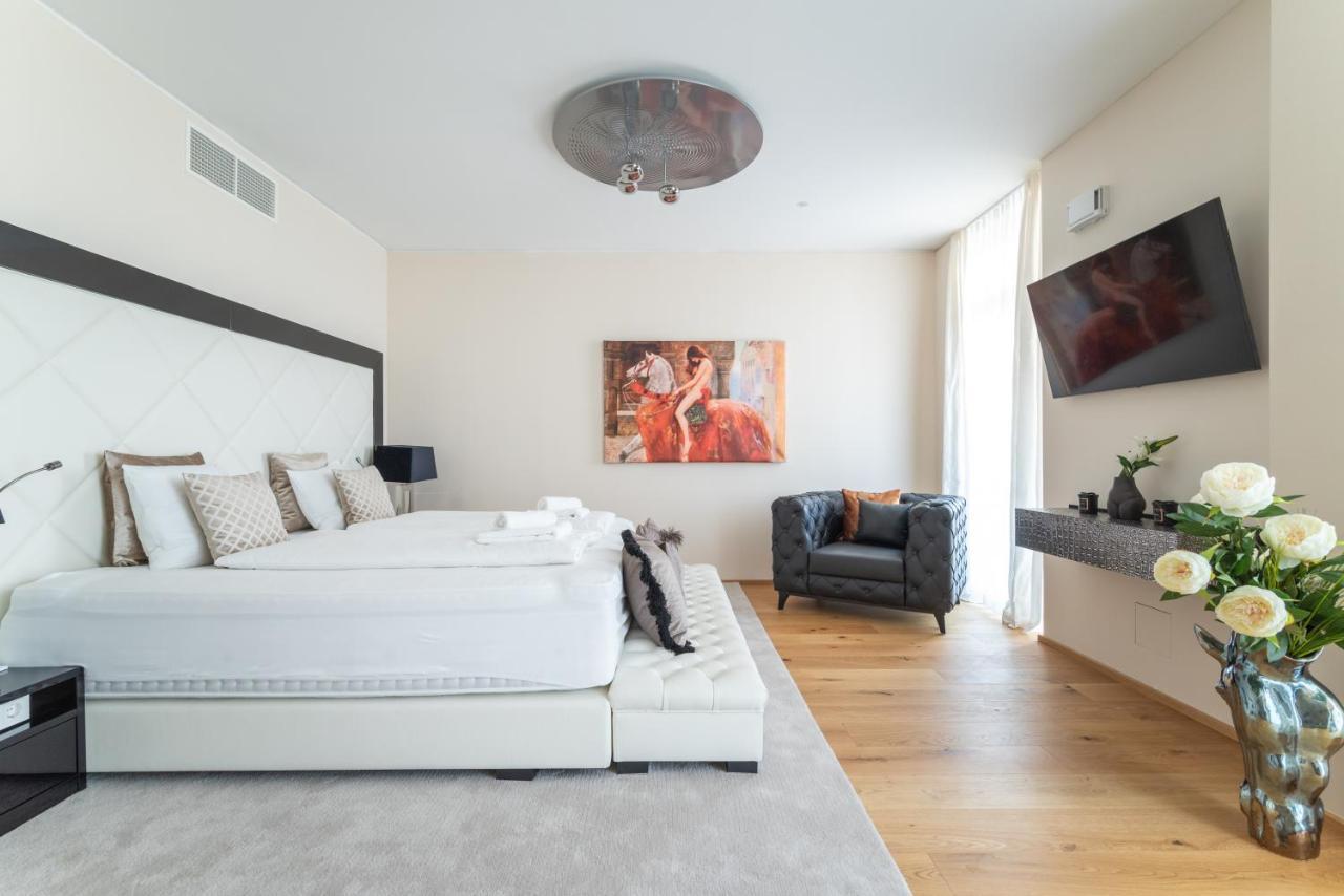Exclusive 2Br Skyline Penthouse By Hm Apartment Wina Bagian luar foto