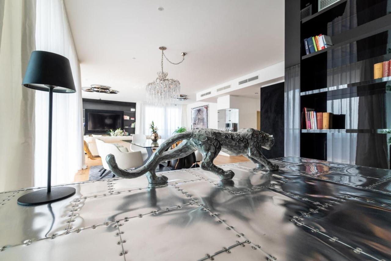 Exclusive 2Br Skyline Penthouse By Hm Apartment Wina Bagian luar foto